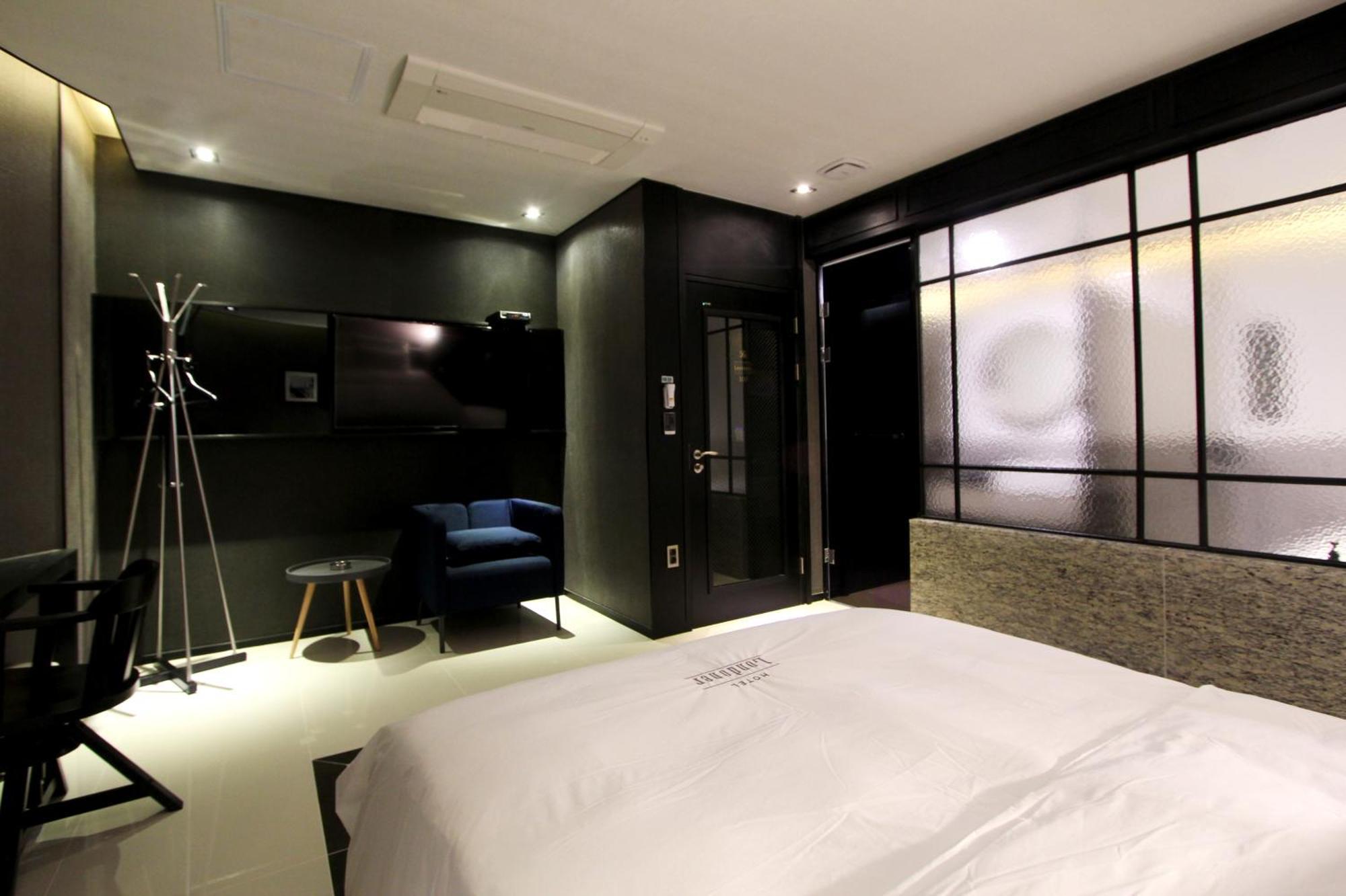 Hotel Londoner Gimhae Екстер'єр фото