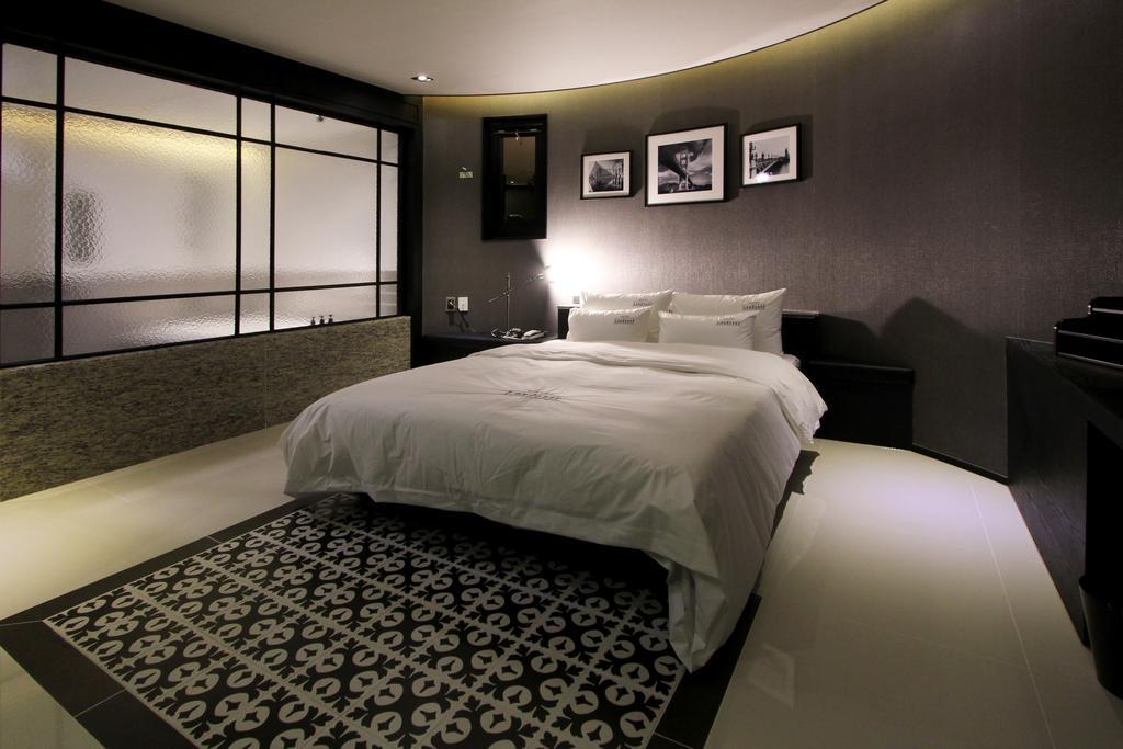 Hotel Londoner Gimhae Екстер'єр фото