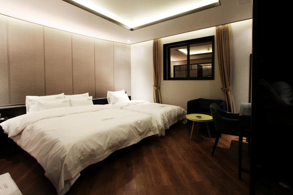 Hotel Londoner Gimhae Екстер'єр фото