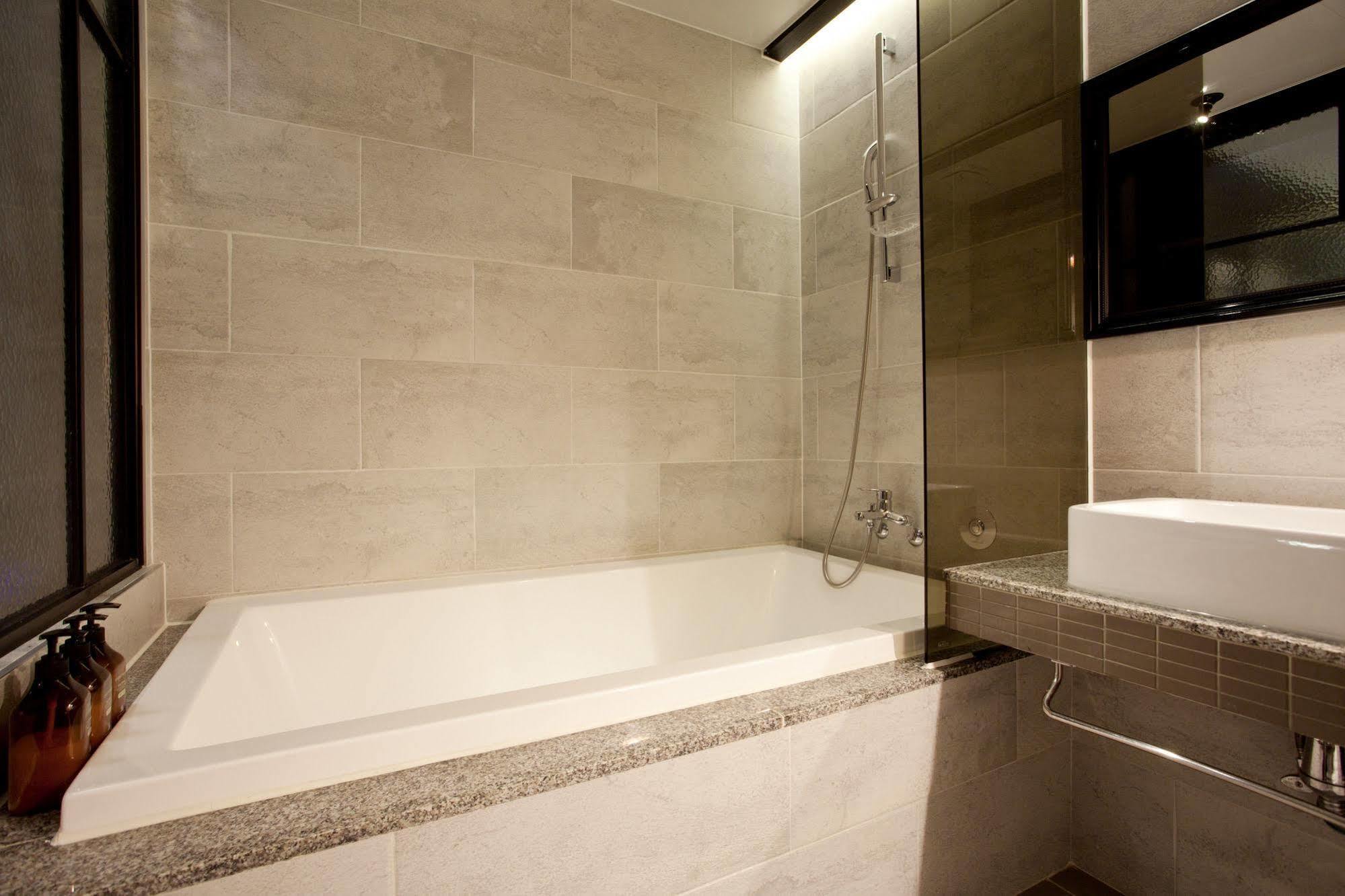 Hotel Londoner Gimhae Екстер'єр фото