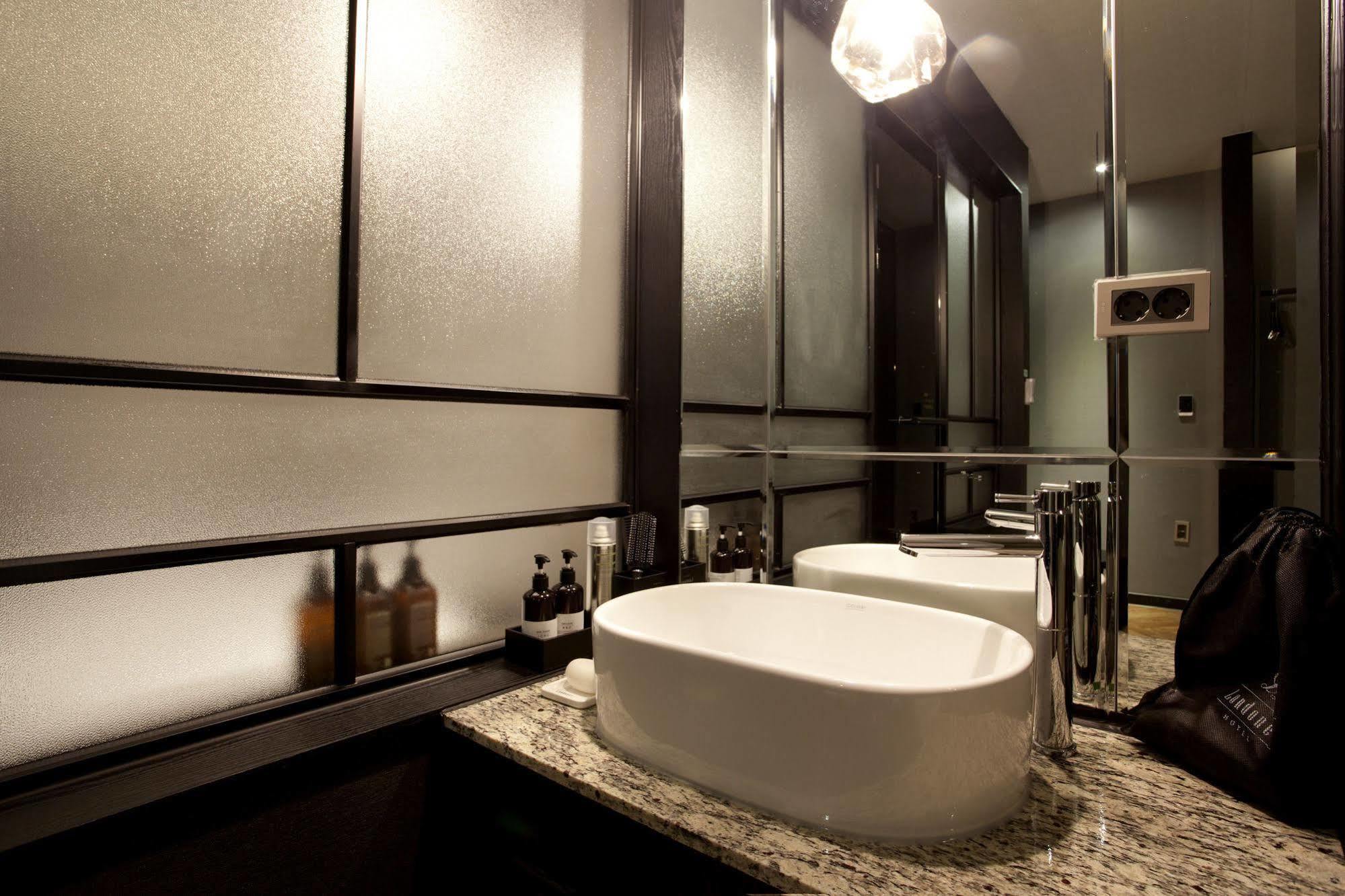 Hotel Londoner Gimhae Екстер'єр фото