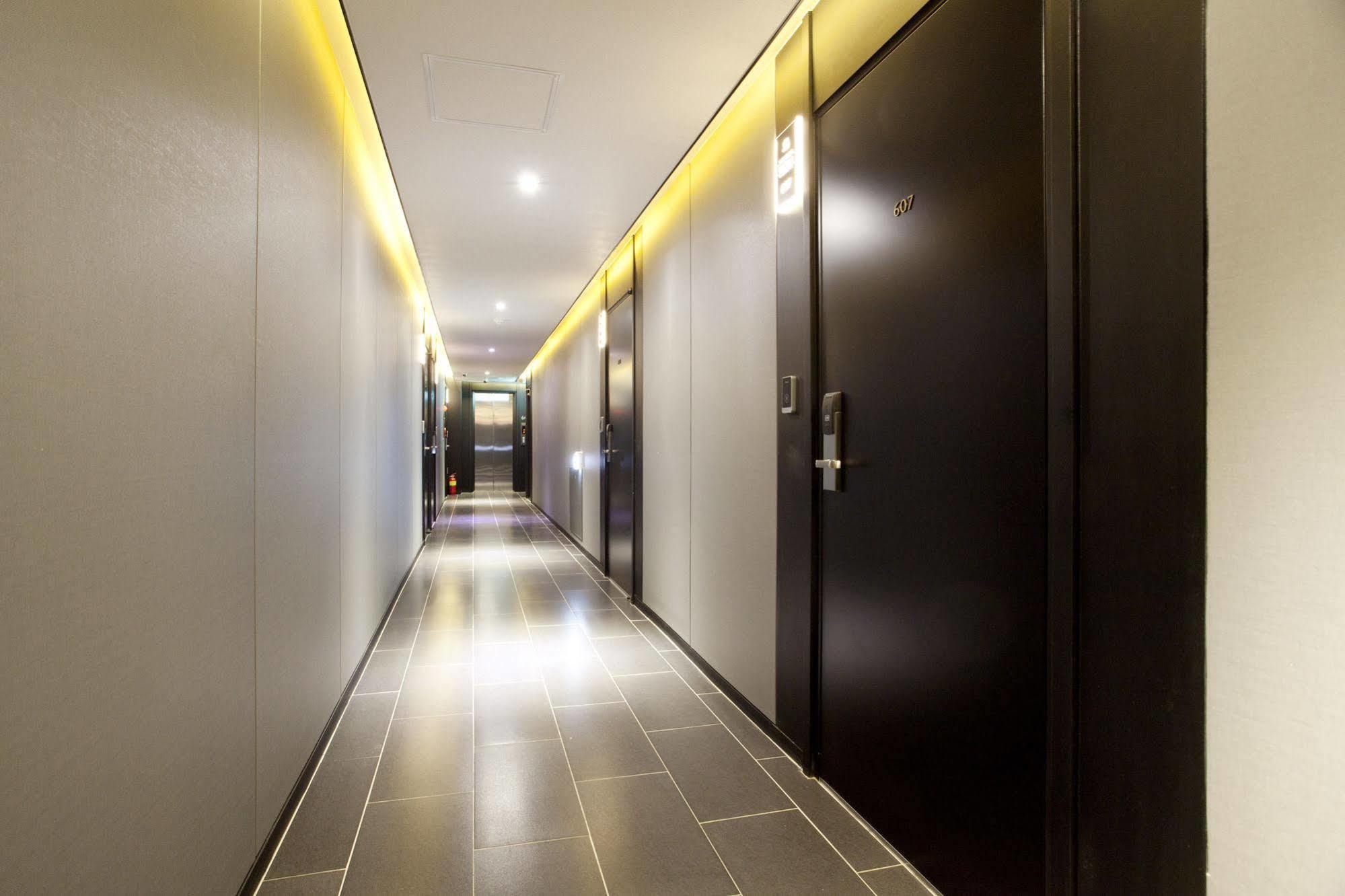 Hotel Londoner Gimhae Екстер'єр фото